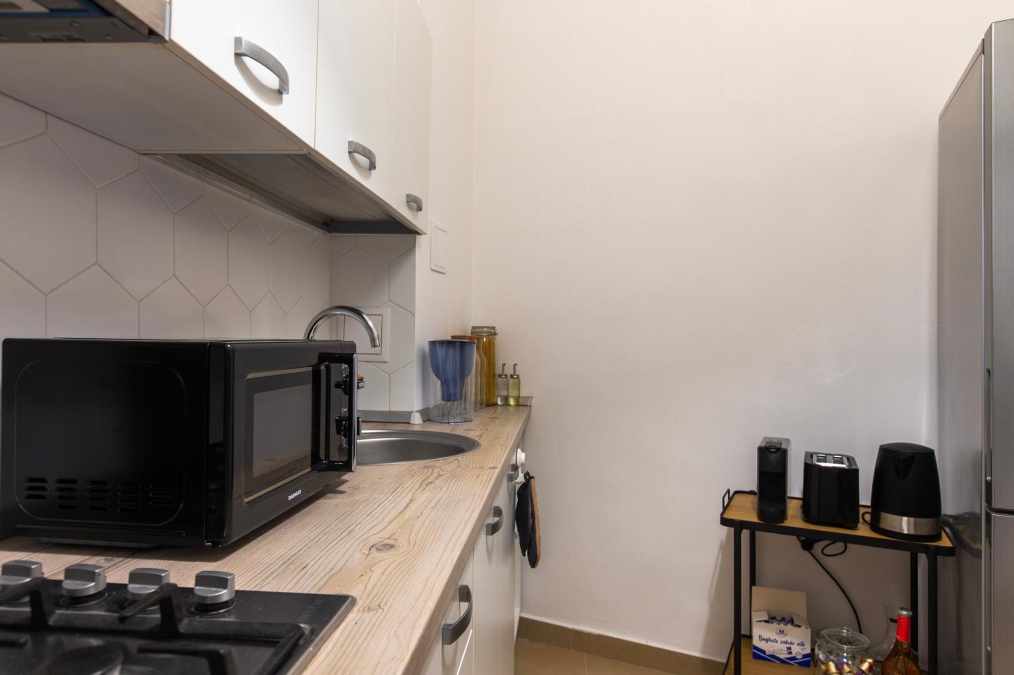 Ultracentral Hong Kong 3 Bdrm Apartment บูคาเรสต์ ภายนอก รูปภาพ
