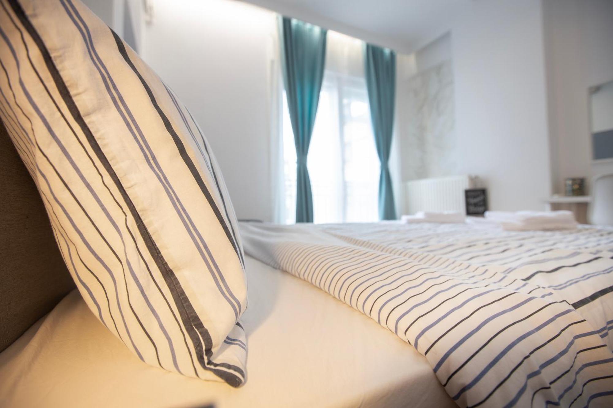 Ultracentral Hong Kong 3 Bdrm Apartment บูคาเรสต์ ภายนอก รูปภาพ